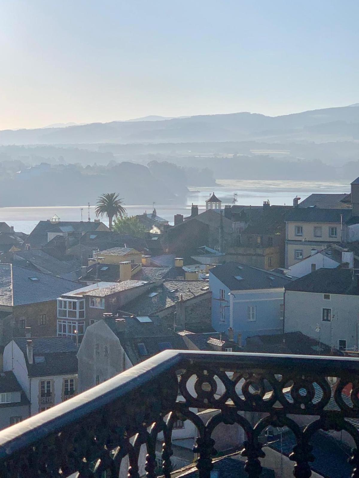 Moderno Piso Con La Mejor Terraza De Ribadeo Y Vistas Maravillosas Экстерьер фото