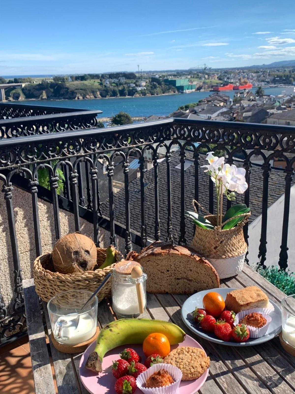 Moderno Piso Con La Mejor Terraza De Ribadeo Y Vistas Maravillosas Экстерьер фото