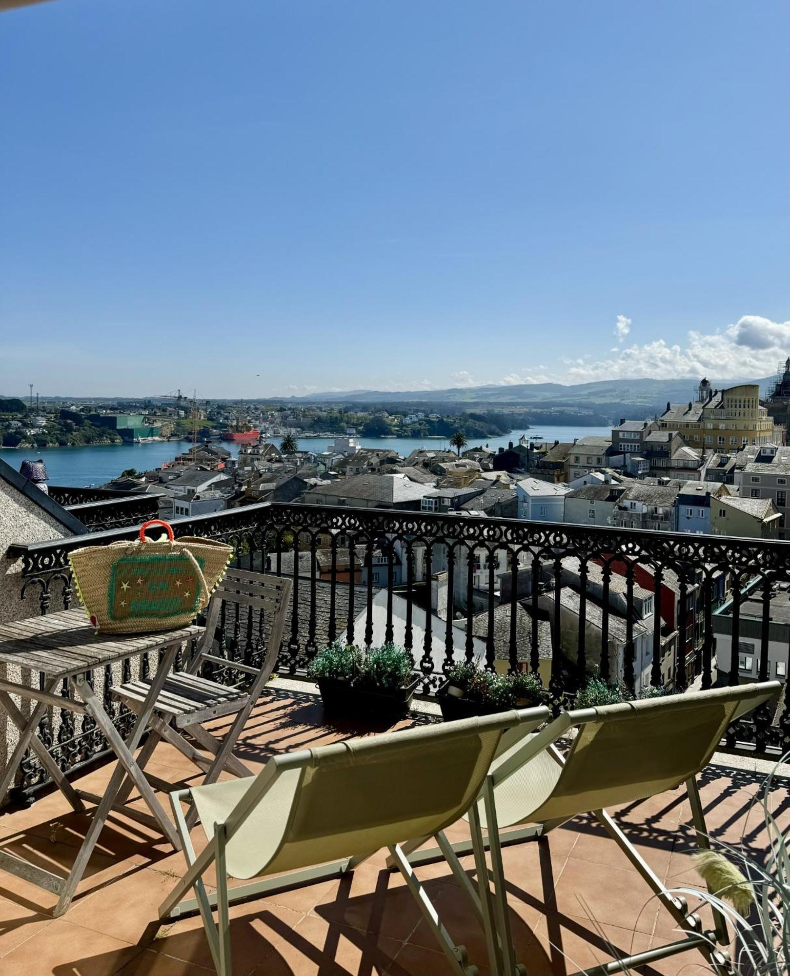 Moderno Piso Con La Mejor Terraza De Ribadeo Y Vistas Maravillosas Экстерьер фото